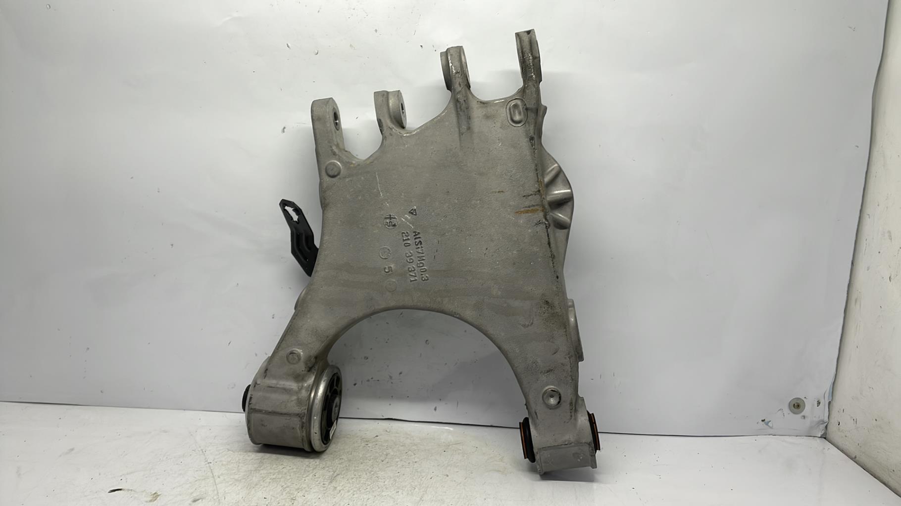 Triangolo inferiore posteriore sinistro ALFA ROMEO GIULIA 2 Gasolina - 1