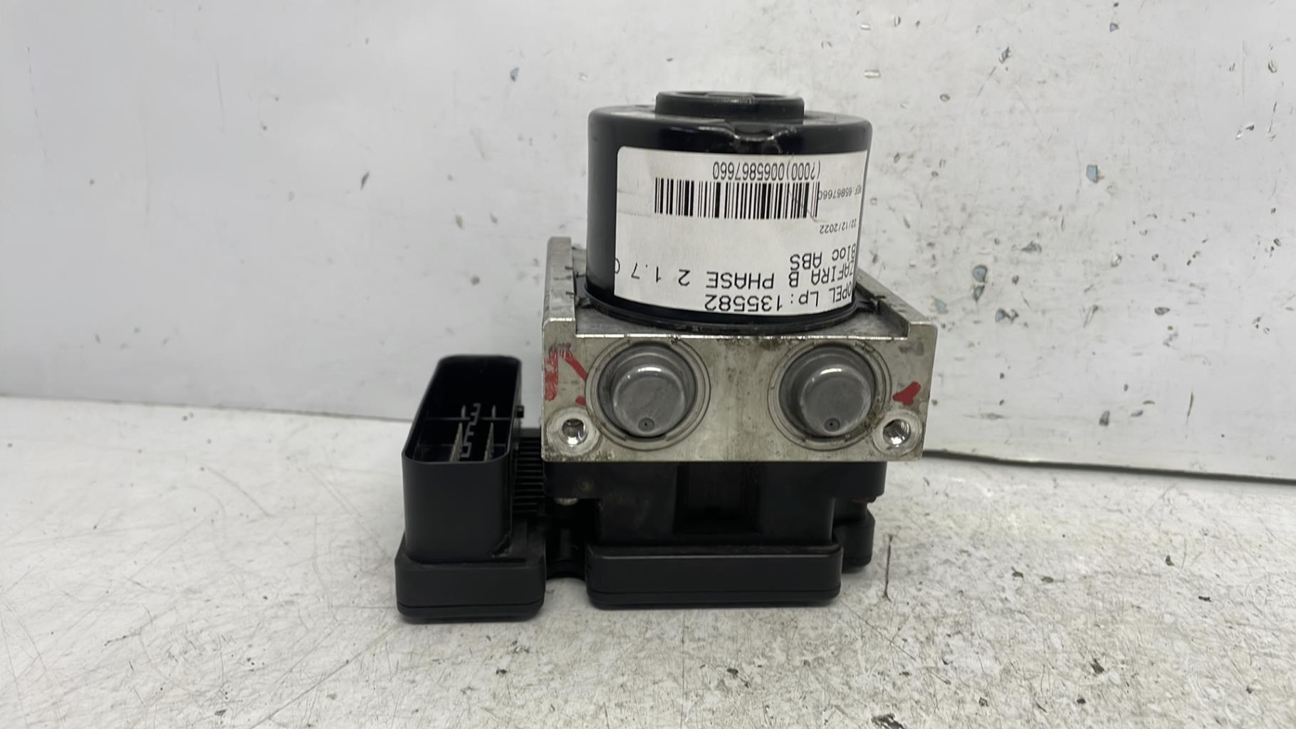 Bloc ABS (freins anti-blocage) opel zafira b phase 2
