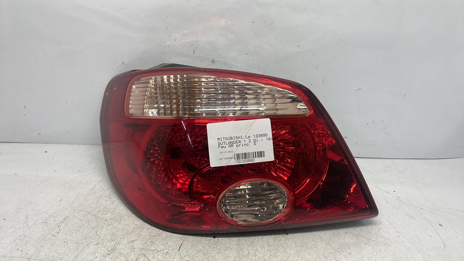 Feu arriere principal gauche (feux) mitsubishi outlander 1