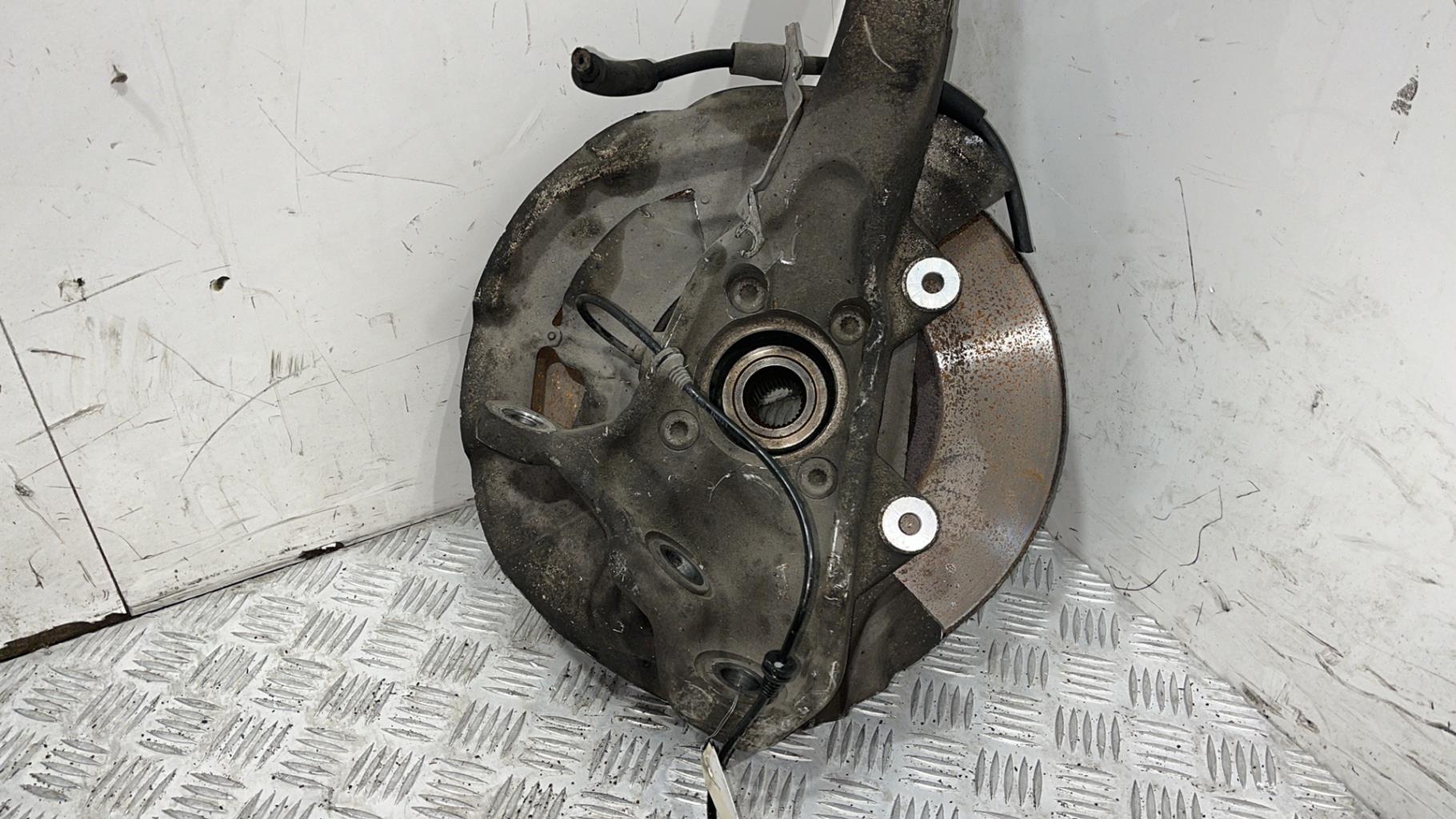 Moyeu avant droit bmw x6 e71/e72 phase 1