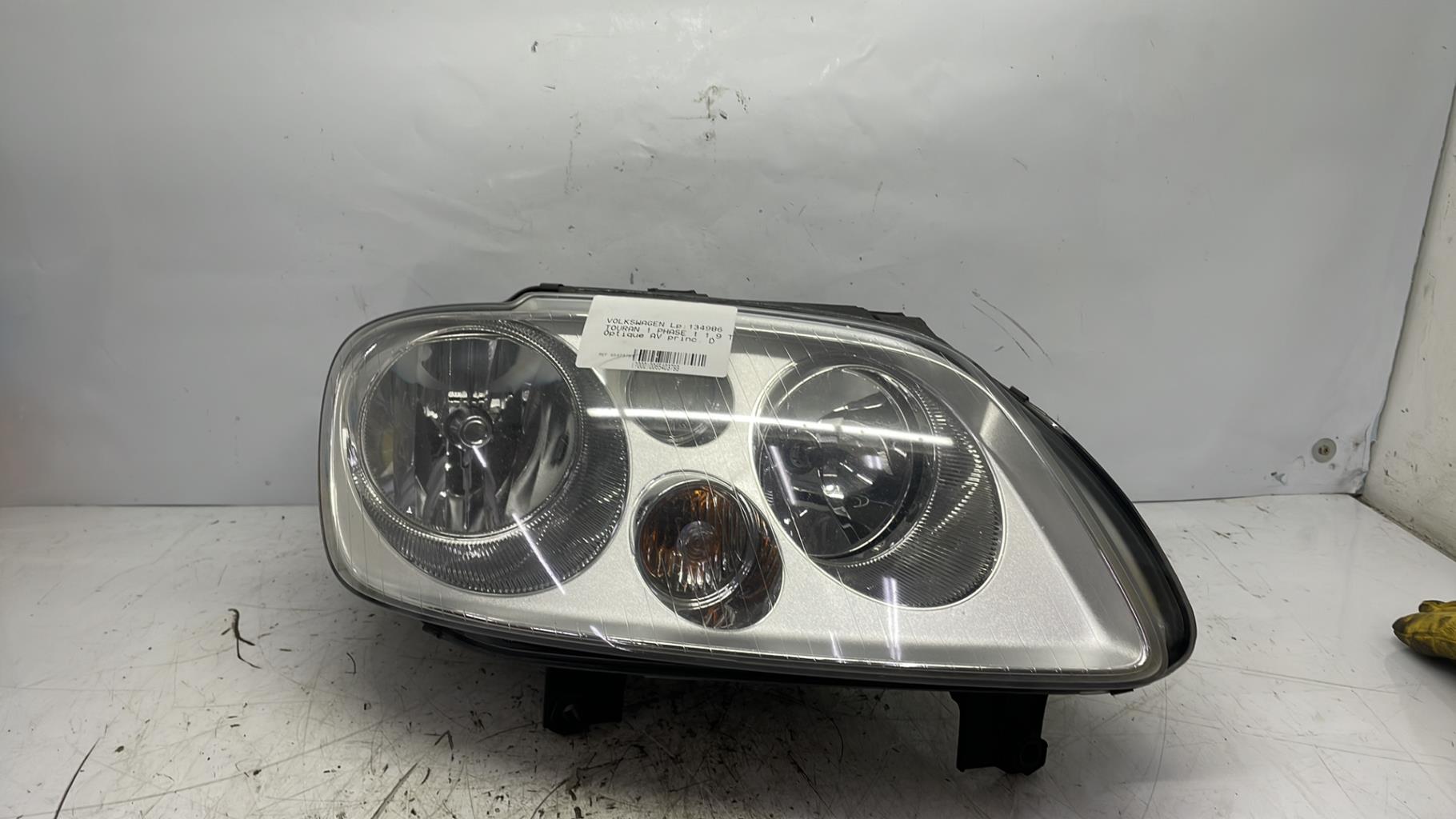 Optique avant principal droit (feux)(phare) volkswagen touran 1 phase 1