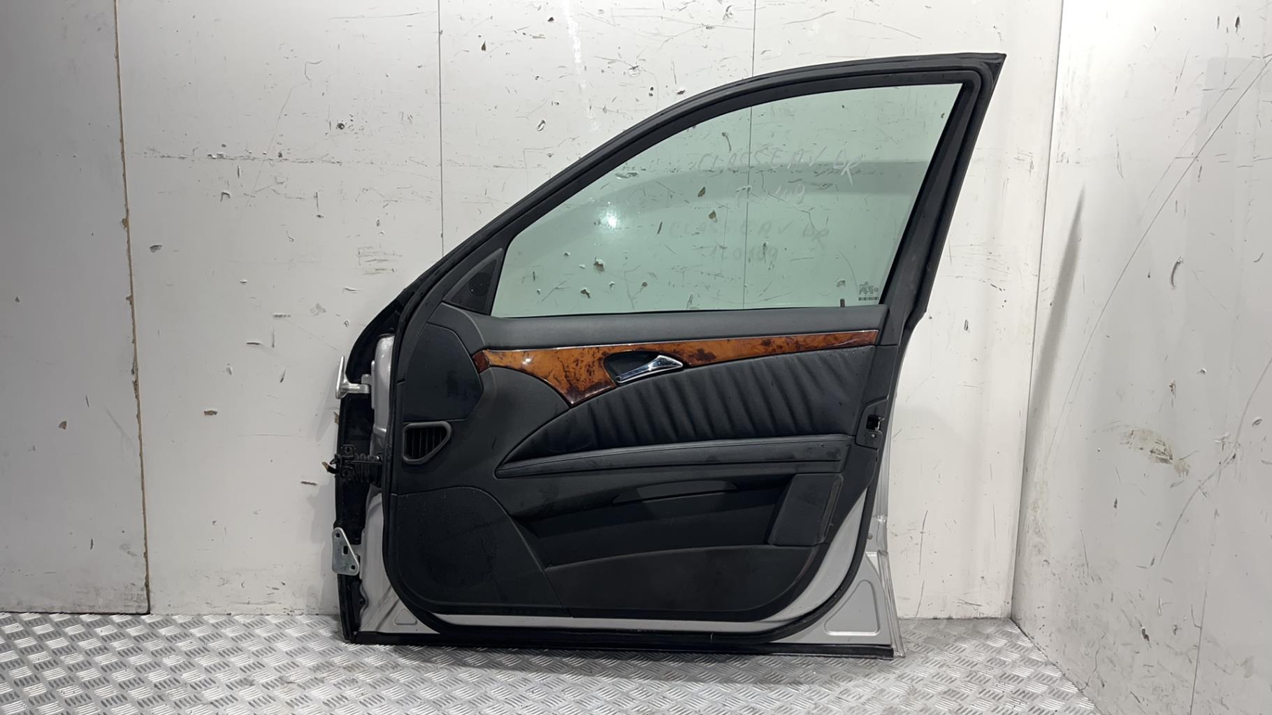 Porte avant droit mercedes classe e 211 phase 1 break