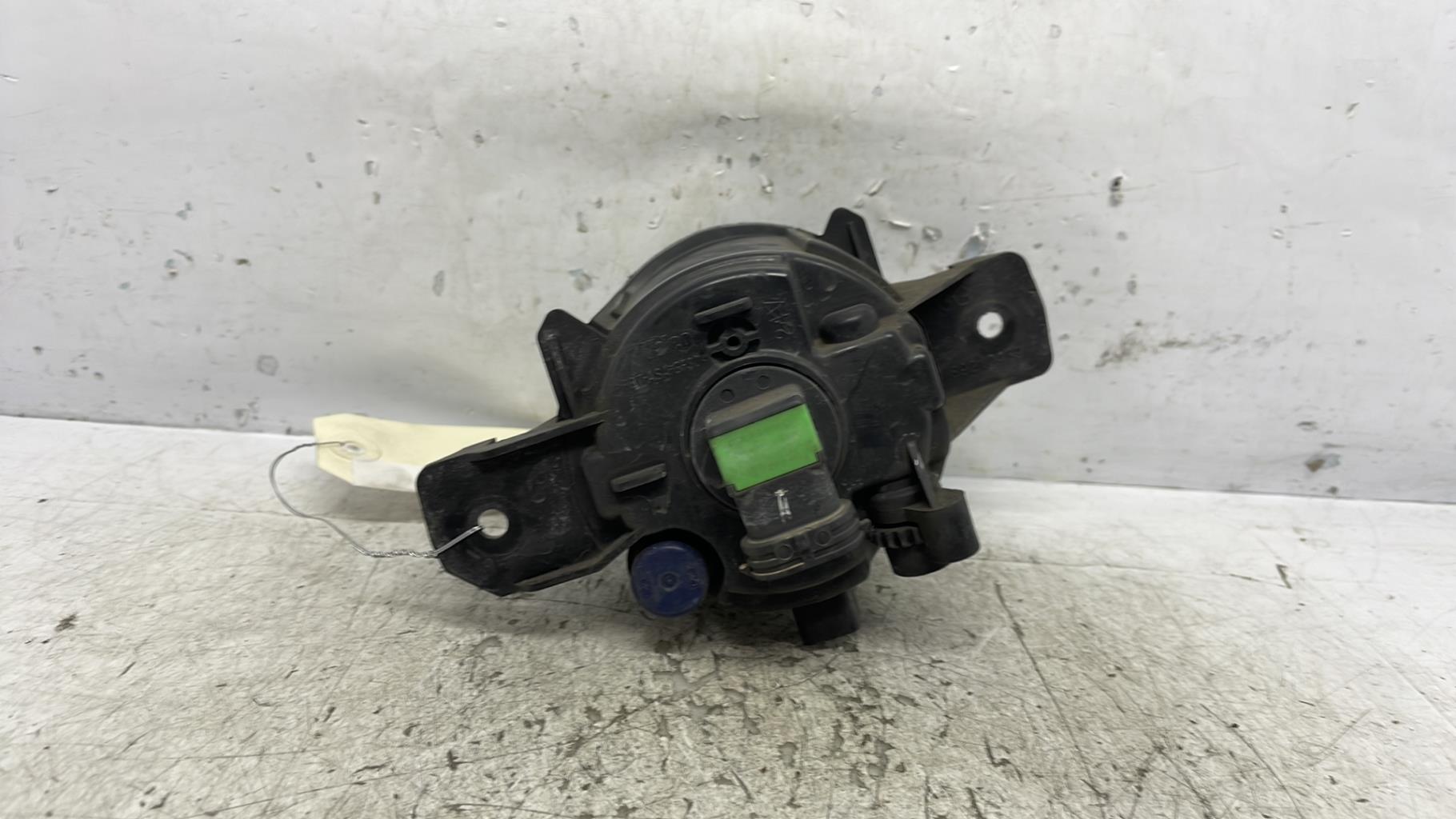 Anti brouillard gauche (feux) renault clio 3 phase 2