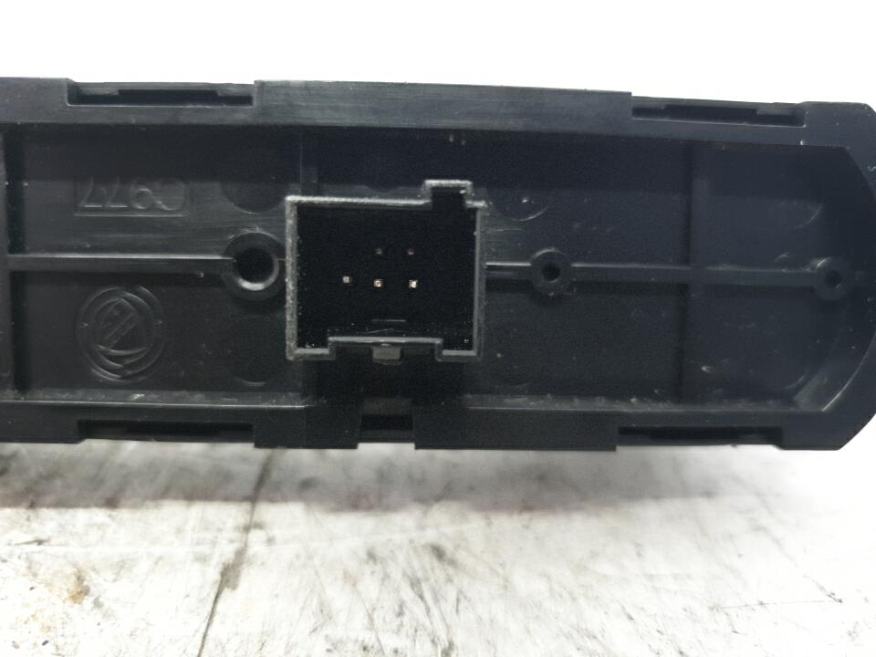 Bouton de warning fiat 500 2 phase 1