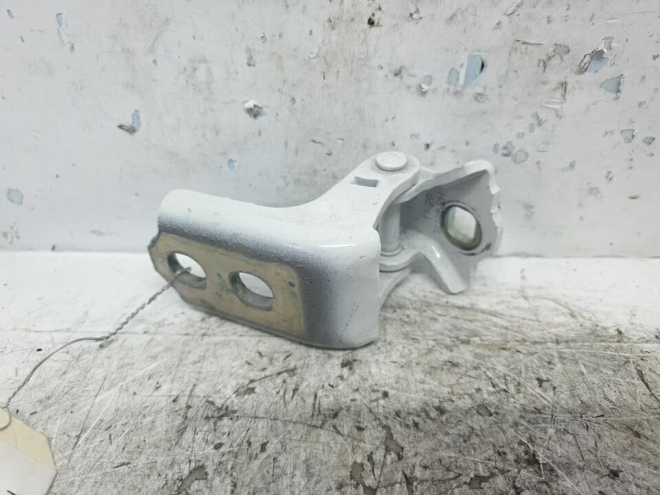 Charniere de porte arriere droit renault clio 5