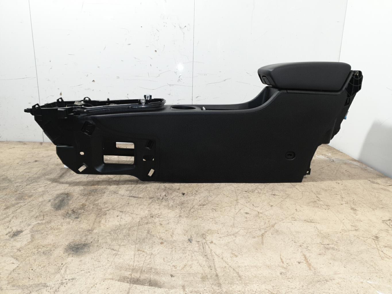 Console central (interieur plastique) opel astra j phase 1