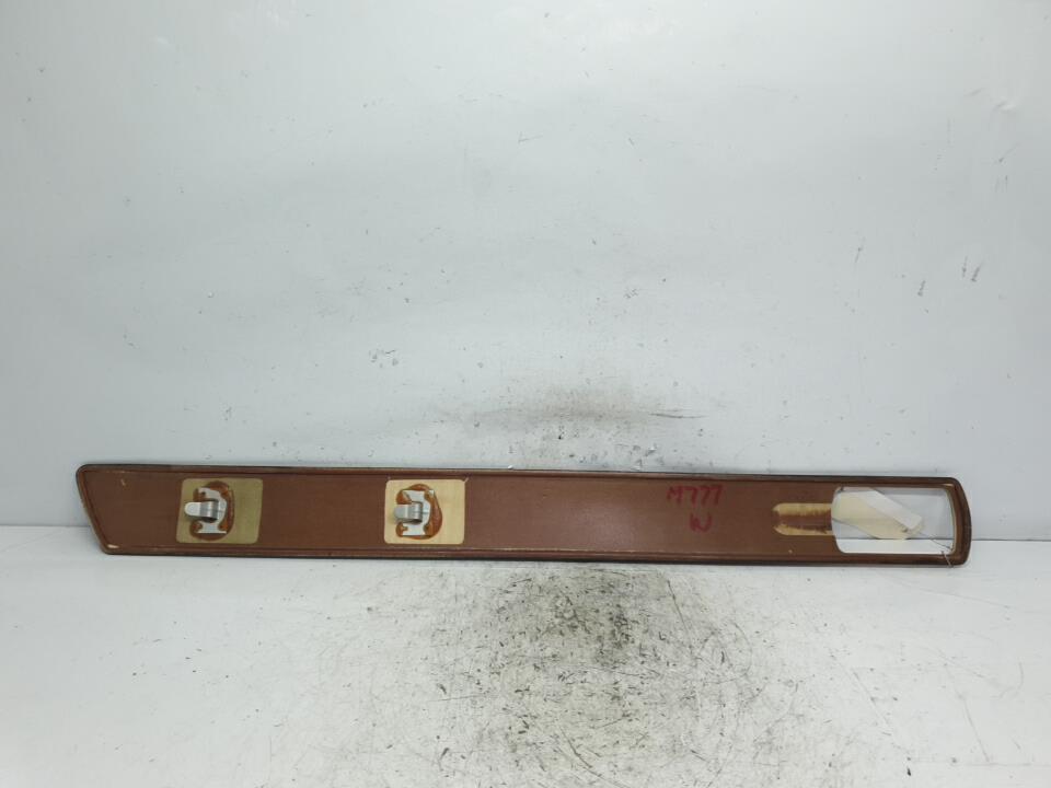 Baguette de porte avant droite jaguar xj40 phase 2