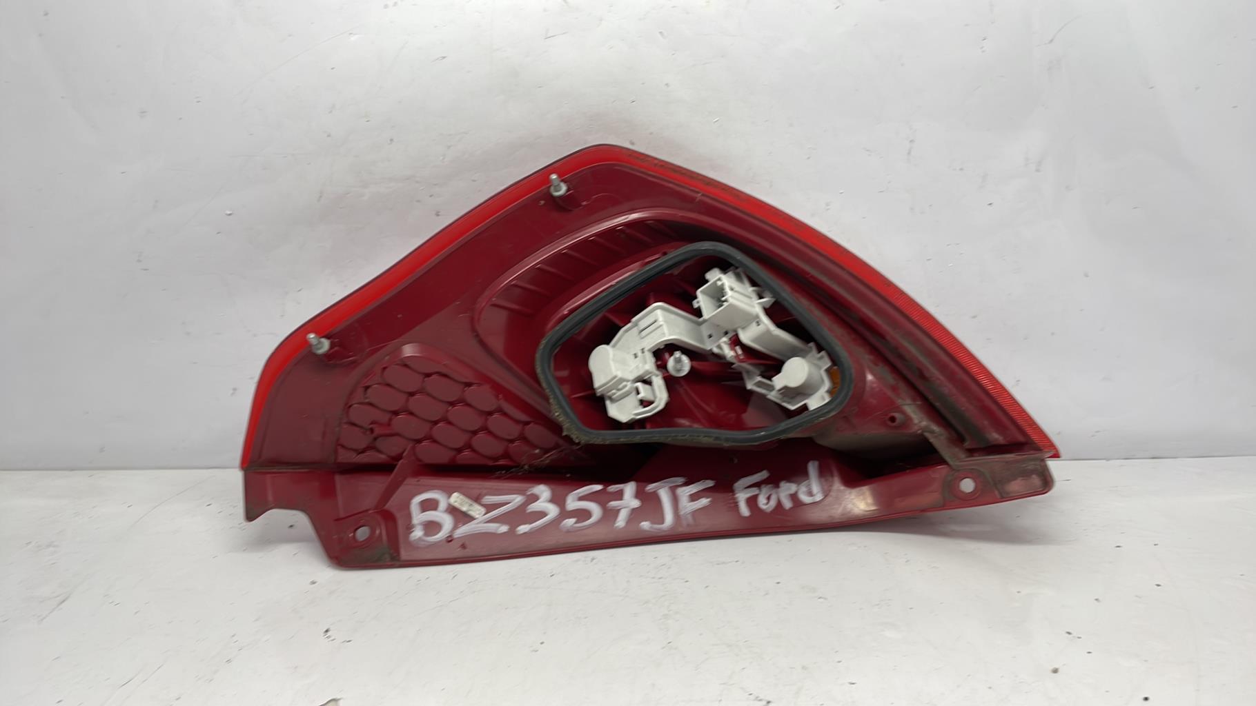 Feu arriere principal gauche (feux) ford fiesta 6 phase 1