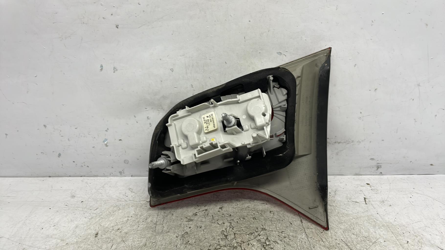 Feu arriere secondaire gauche (feux) audi a4 2 avant phase 2 break