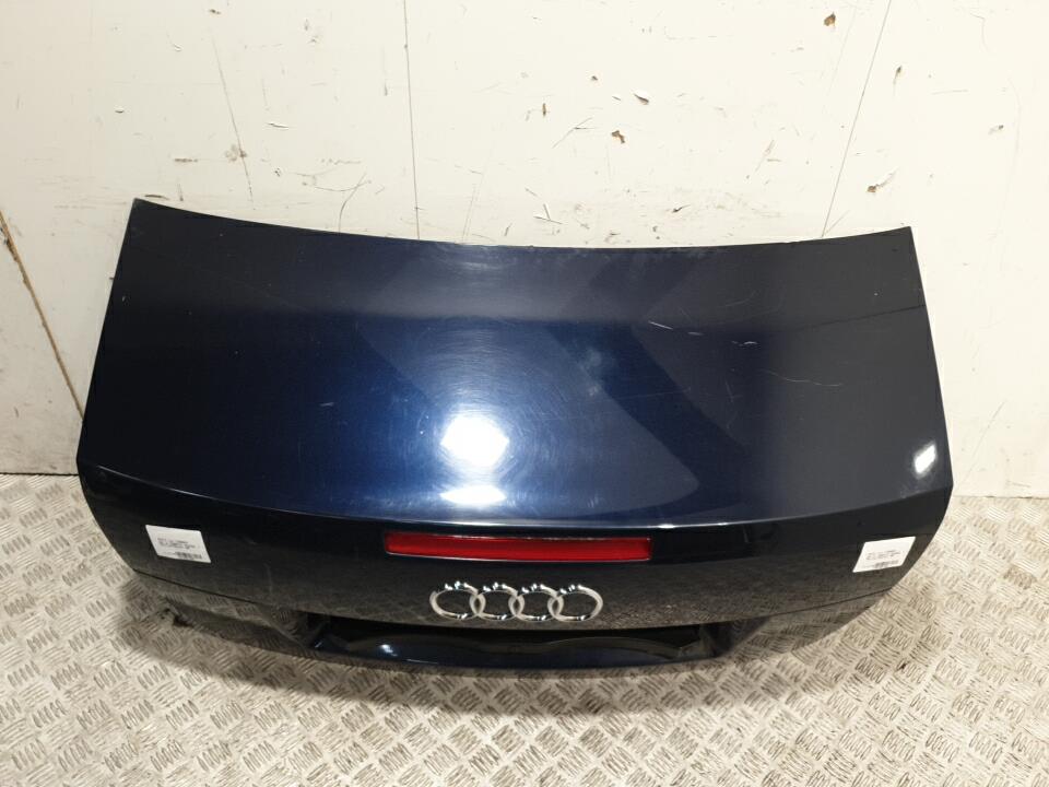 Malle/Hayon arriere audi a4 2 cabrio phase 1