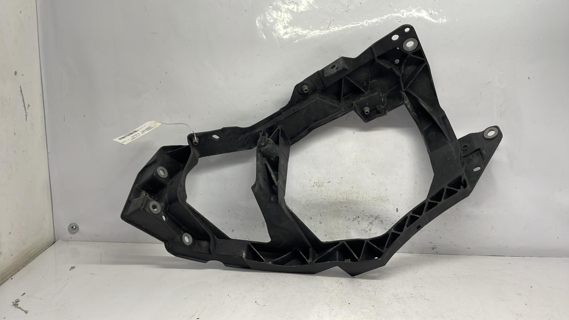 Enjoliveur moustache optique avant droit smart forfour 1