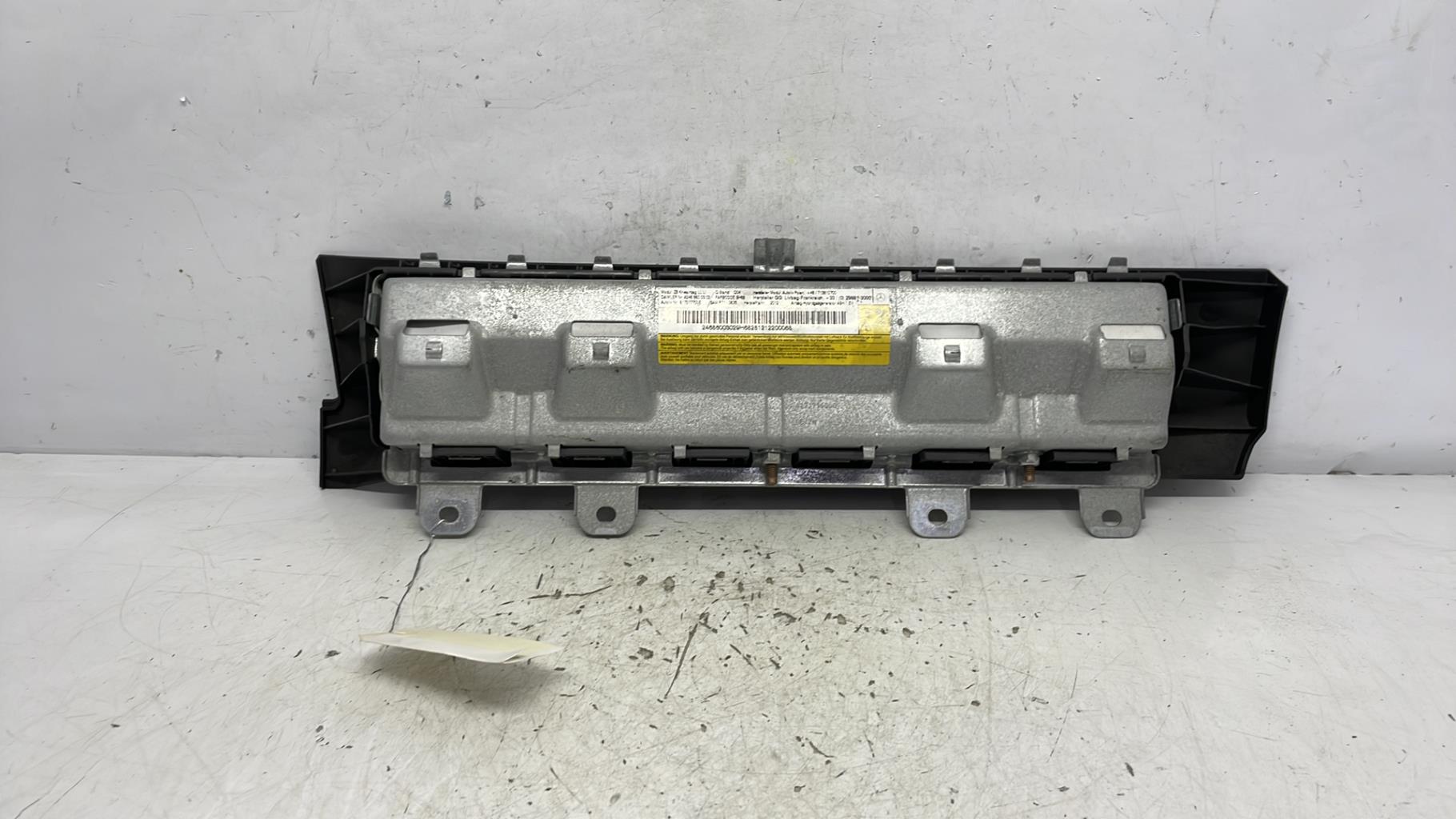 Air bag genoux mercedes classe b 246 phase 1