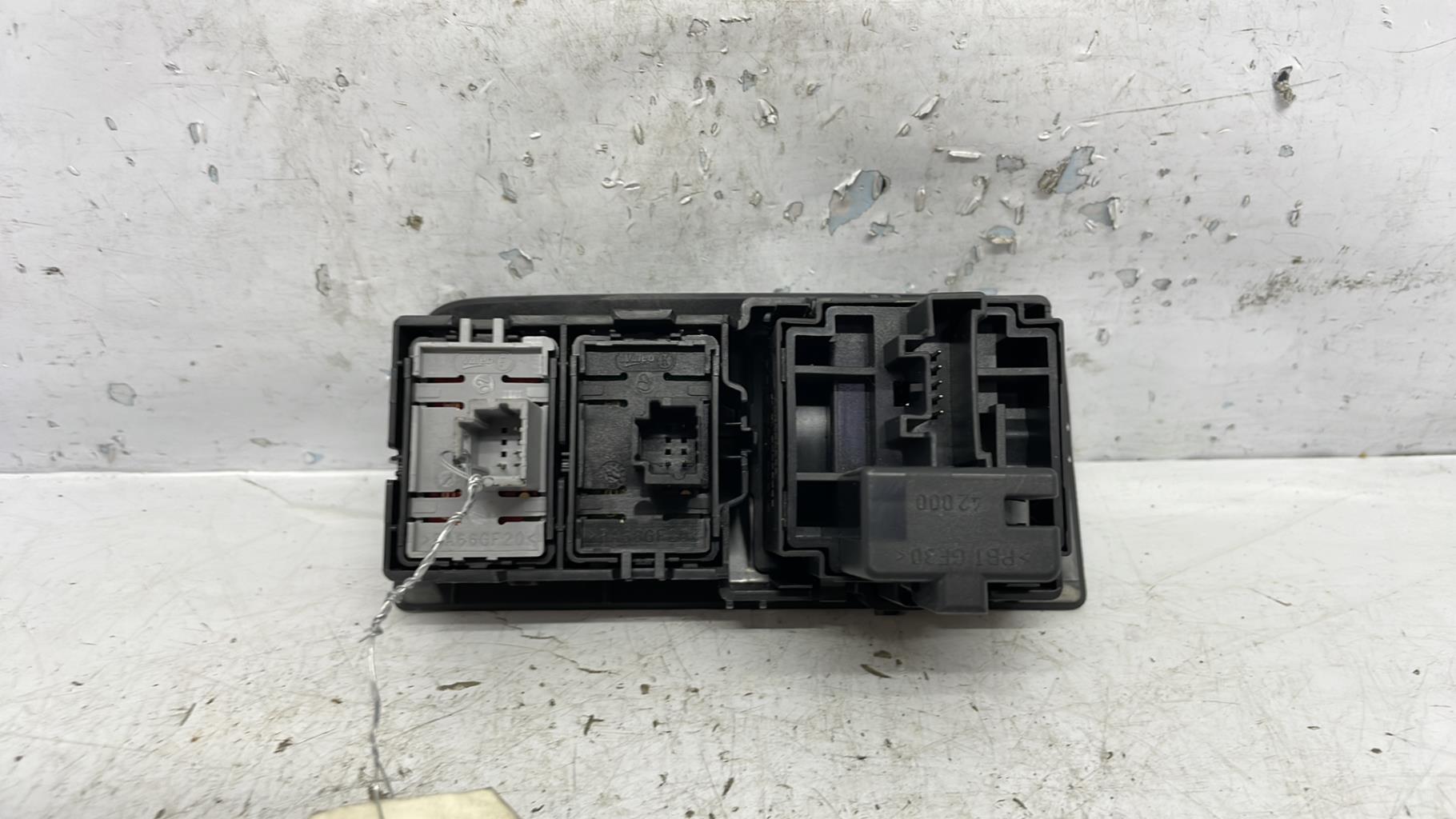 Bouton/Interrupteur renault megane 3 phase 2