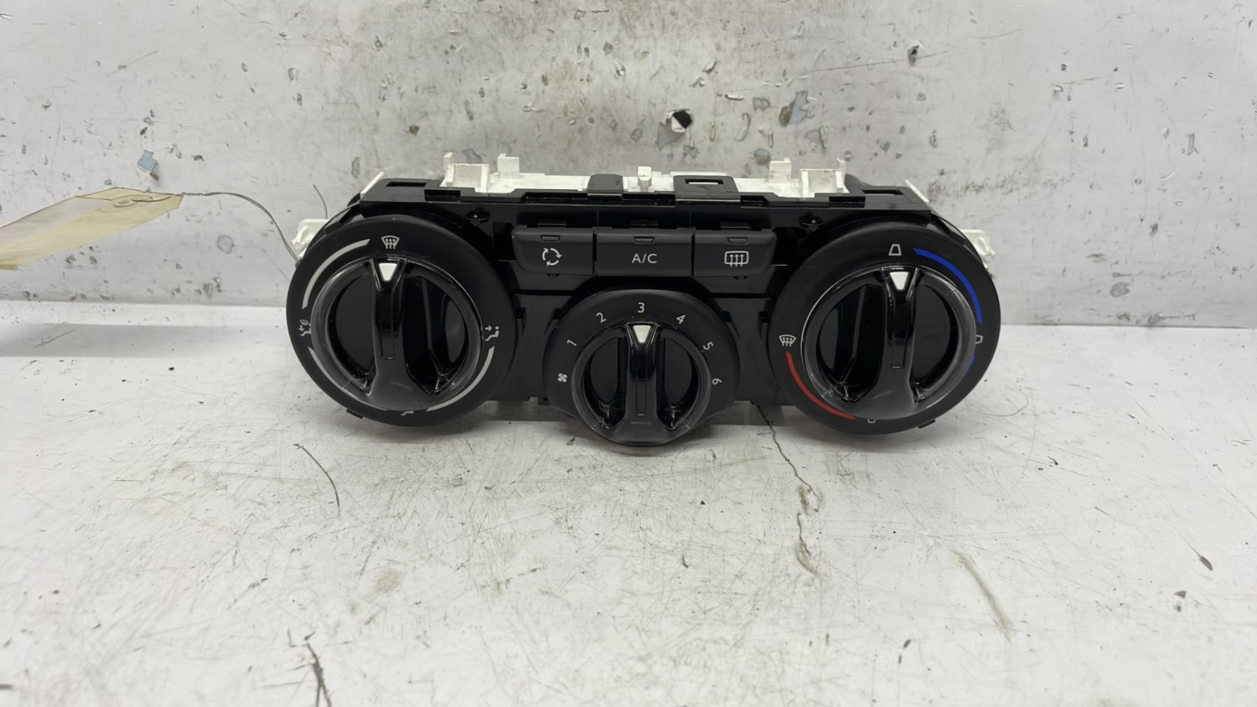 Commande chauffage peugeot 208 1 phase 2