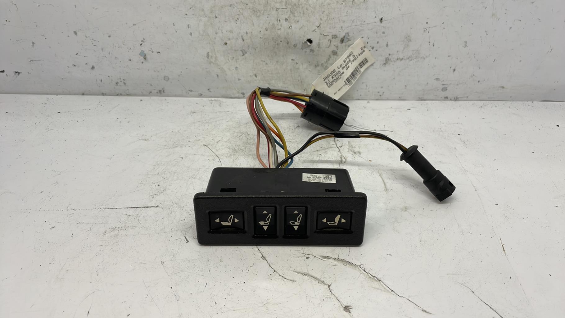 Commande de reglage de siege jaguar xj x300 phase 3