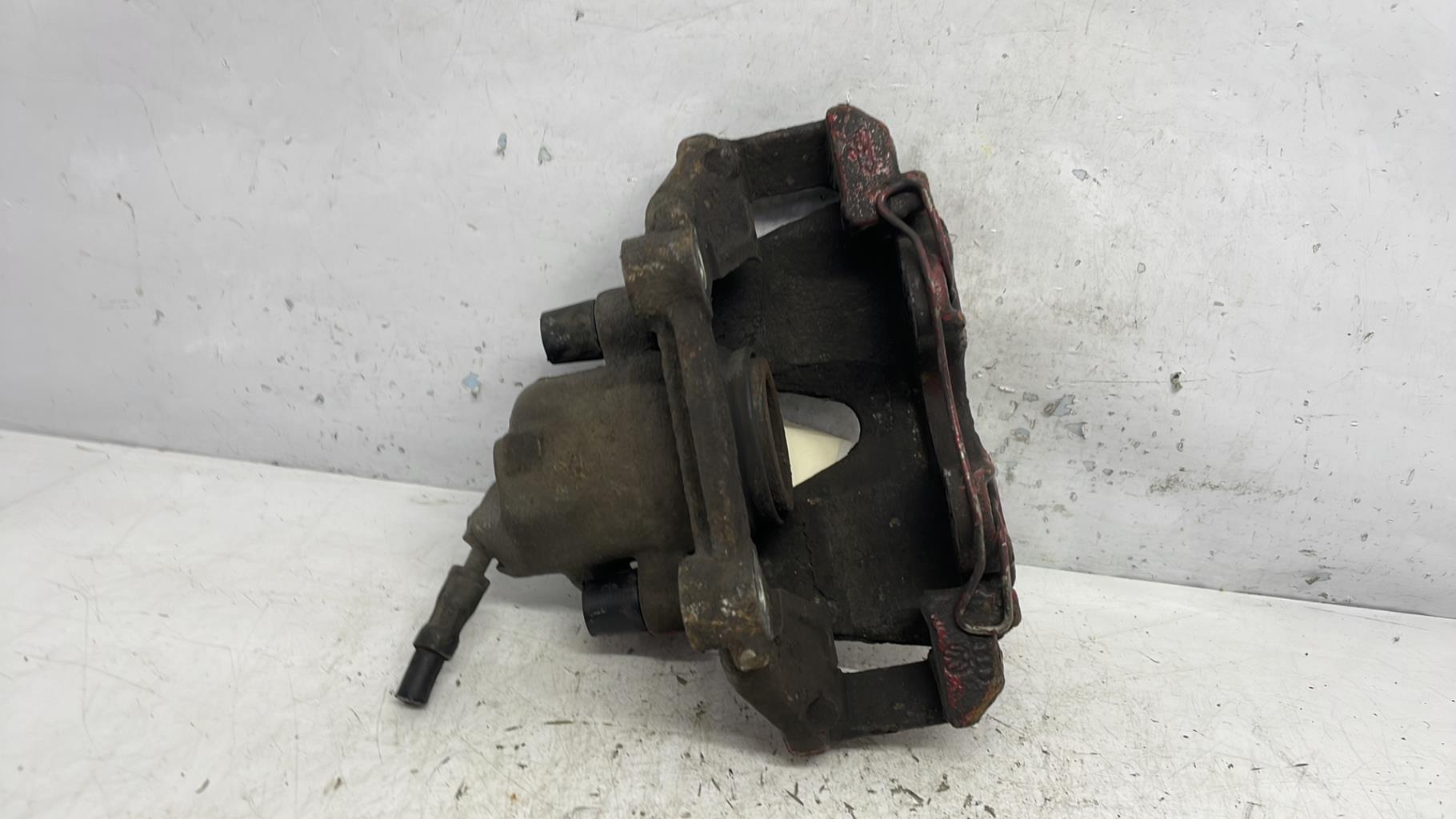 Etrier avant gauche (freinage) volkswagen golf 4