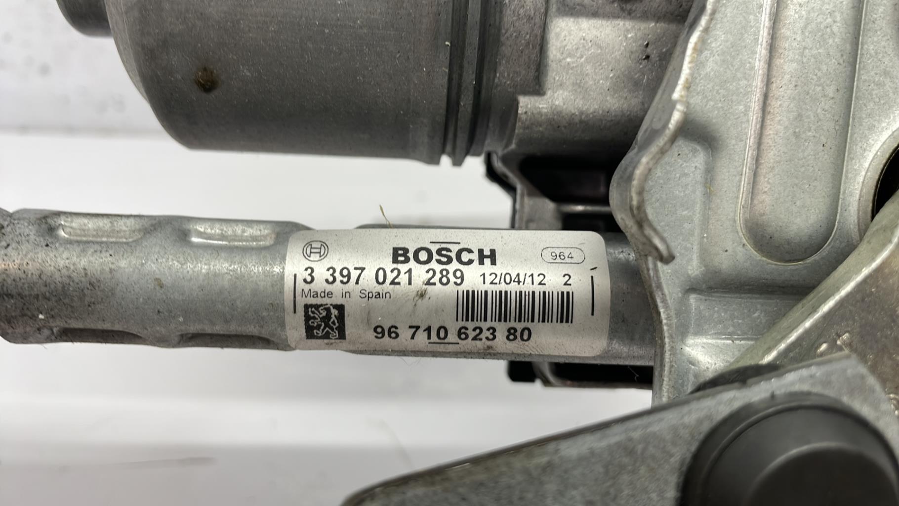 Moteur essuie glace avant droit peugeot 2008 1 phase 1