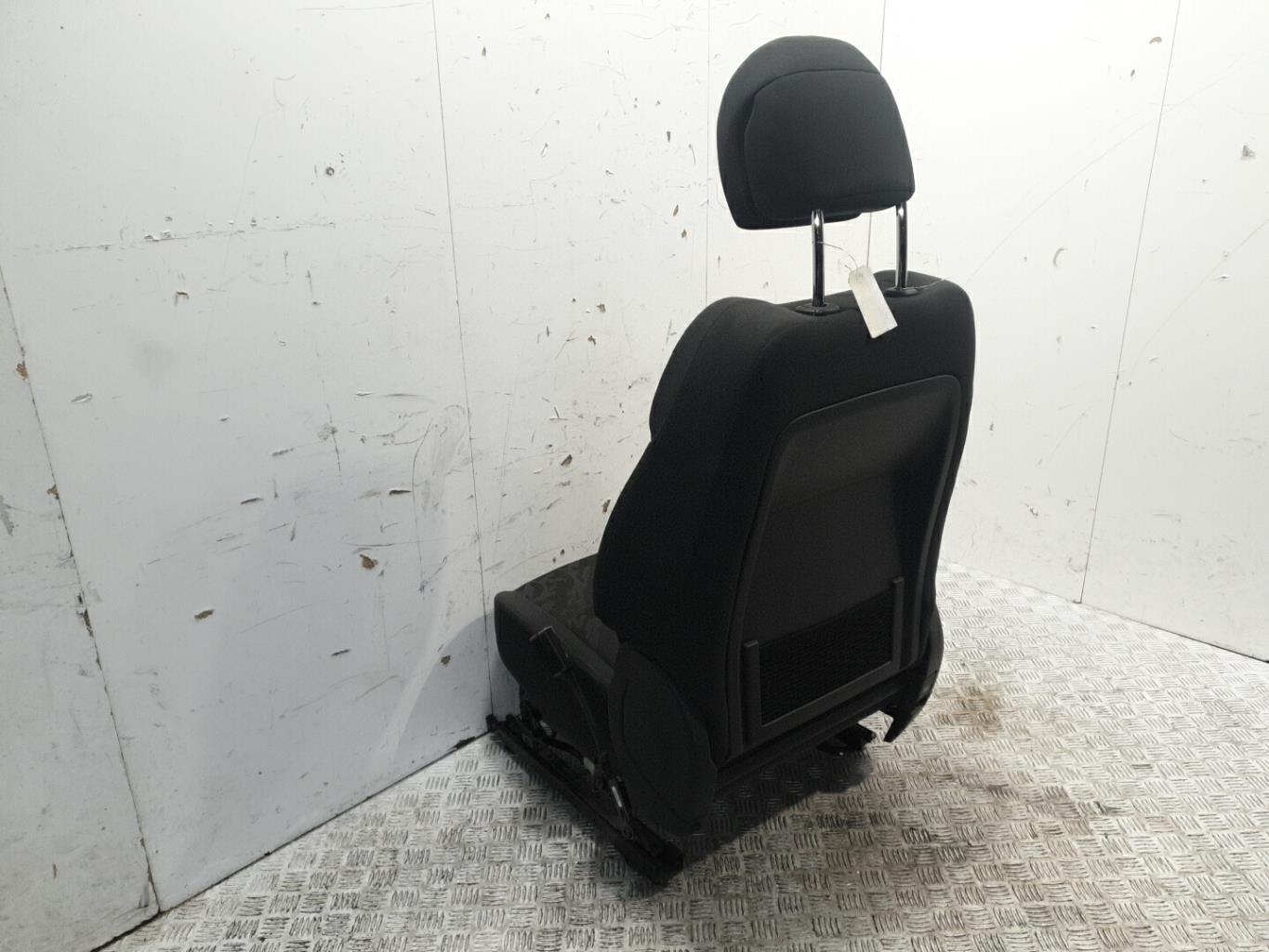 Siege avant droit peugeot 3008 1 phase 1