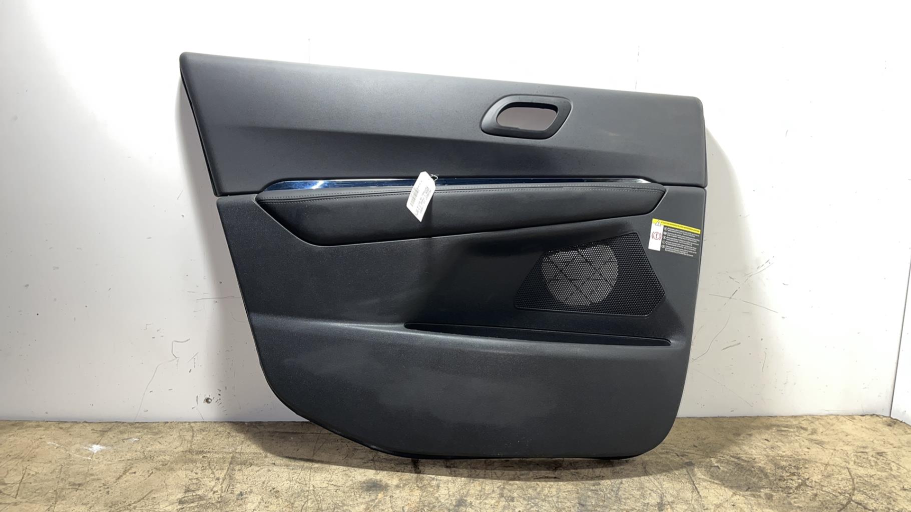 Panneau de porte avant gauche peugeot 3008 1 phase 2