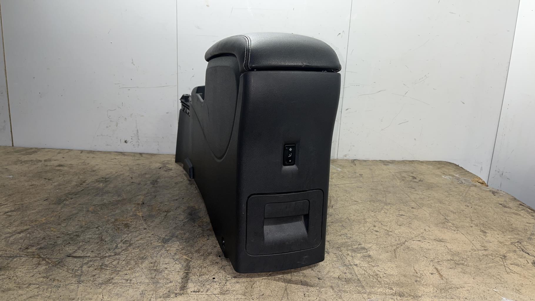 Console central (interieur plastique) renault koleos 1 phase 1