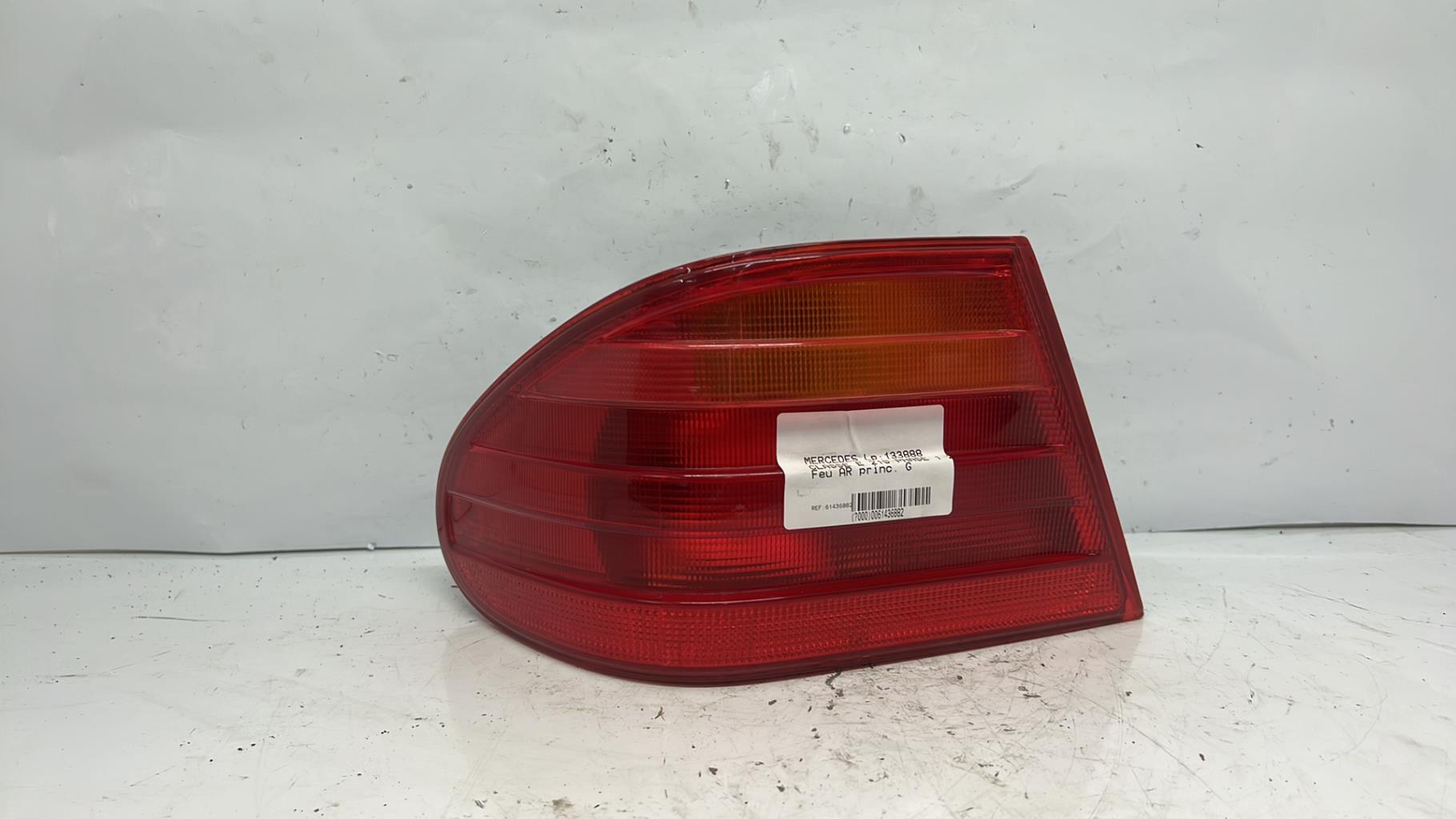 Feu arriere principal gauche (feux) mercedes classe e 210 phase 1