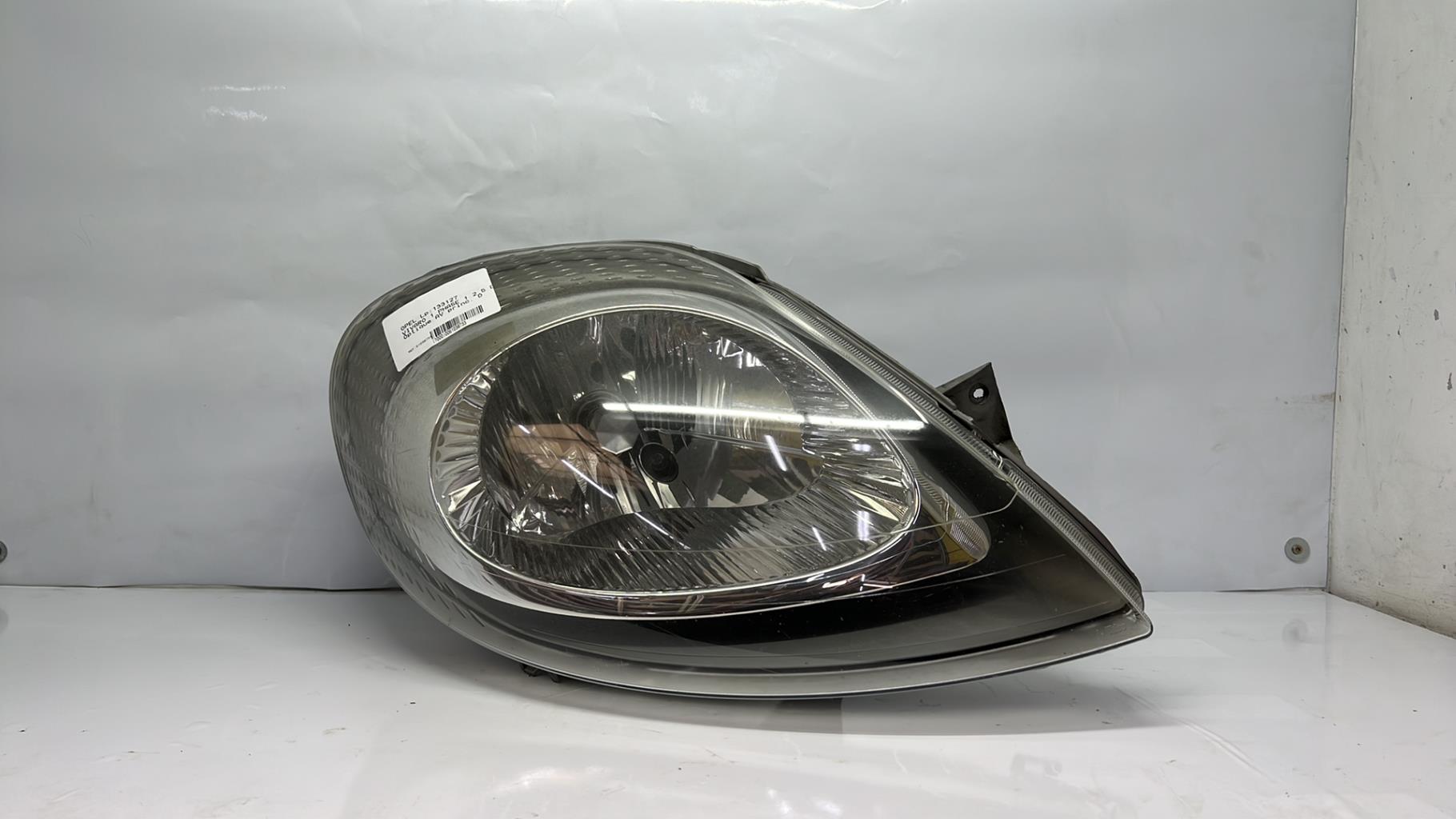 Optique avant principal droit (feux)(phare) opel vivaro 1 phase 1