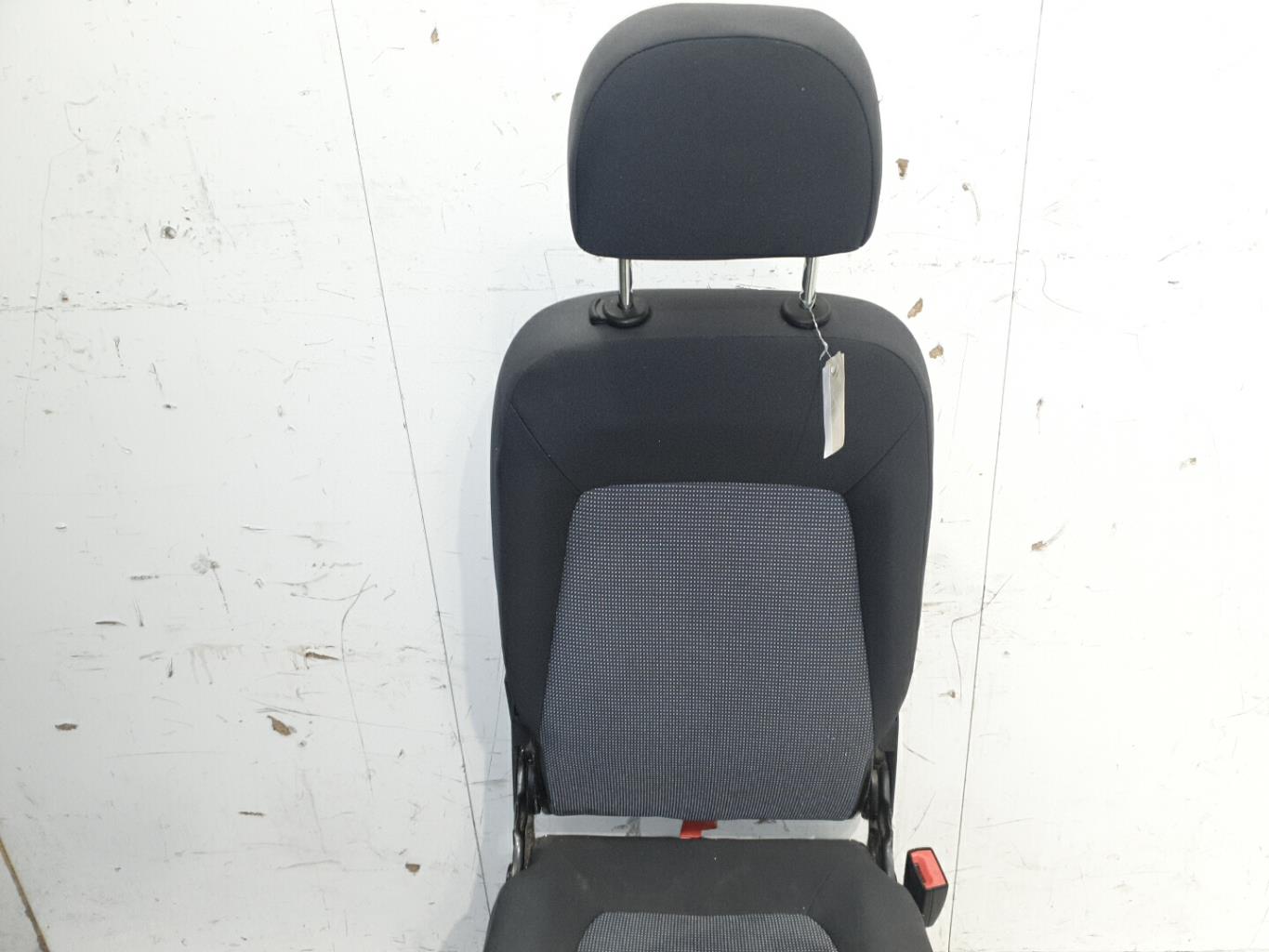 Siege avant droit peugeot bipper
