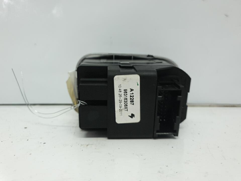 Interrupteur de leve vitre avant gauche peugeot 206+