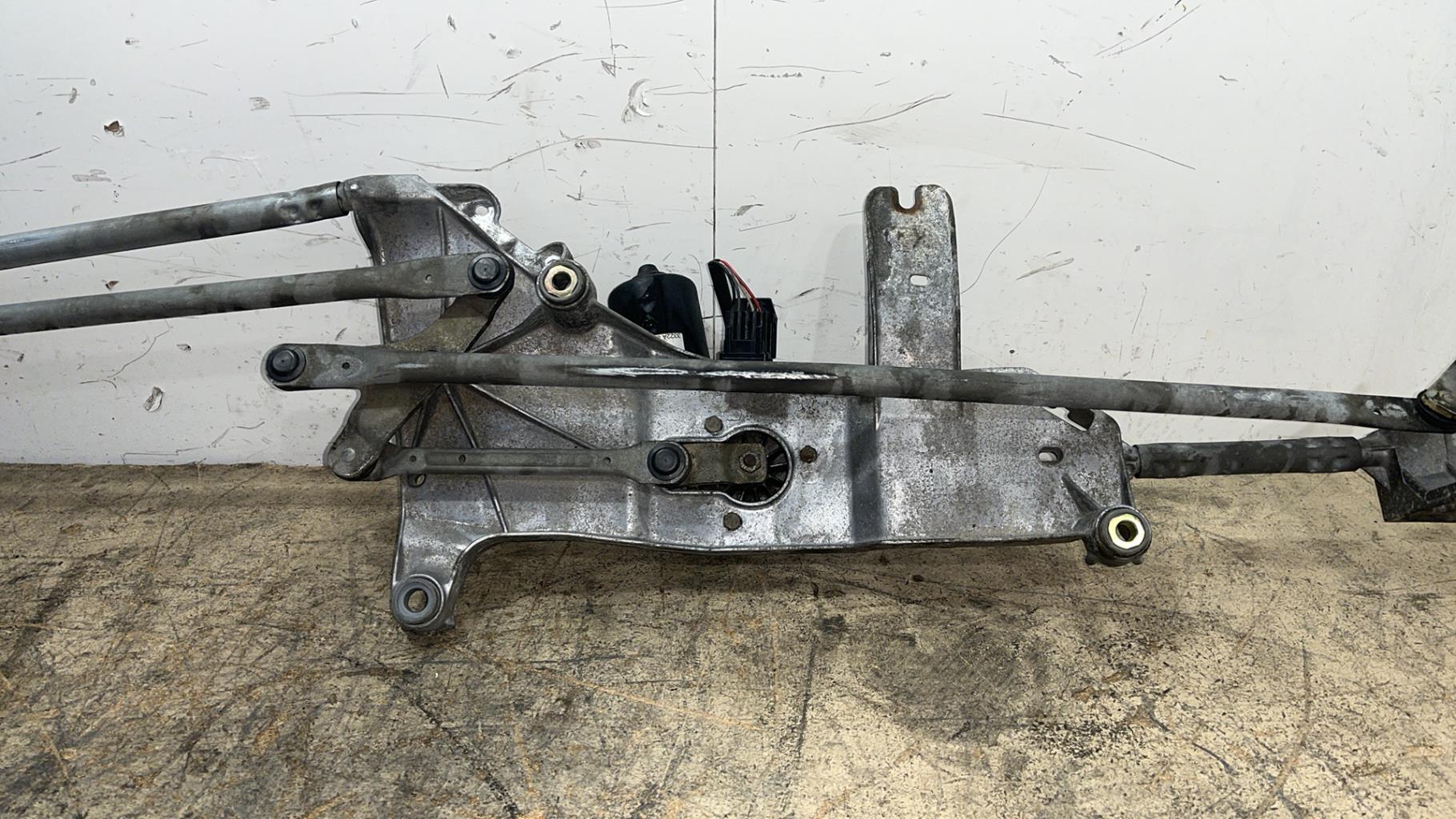 Moteur essuie glace avant peugeot 807