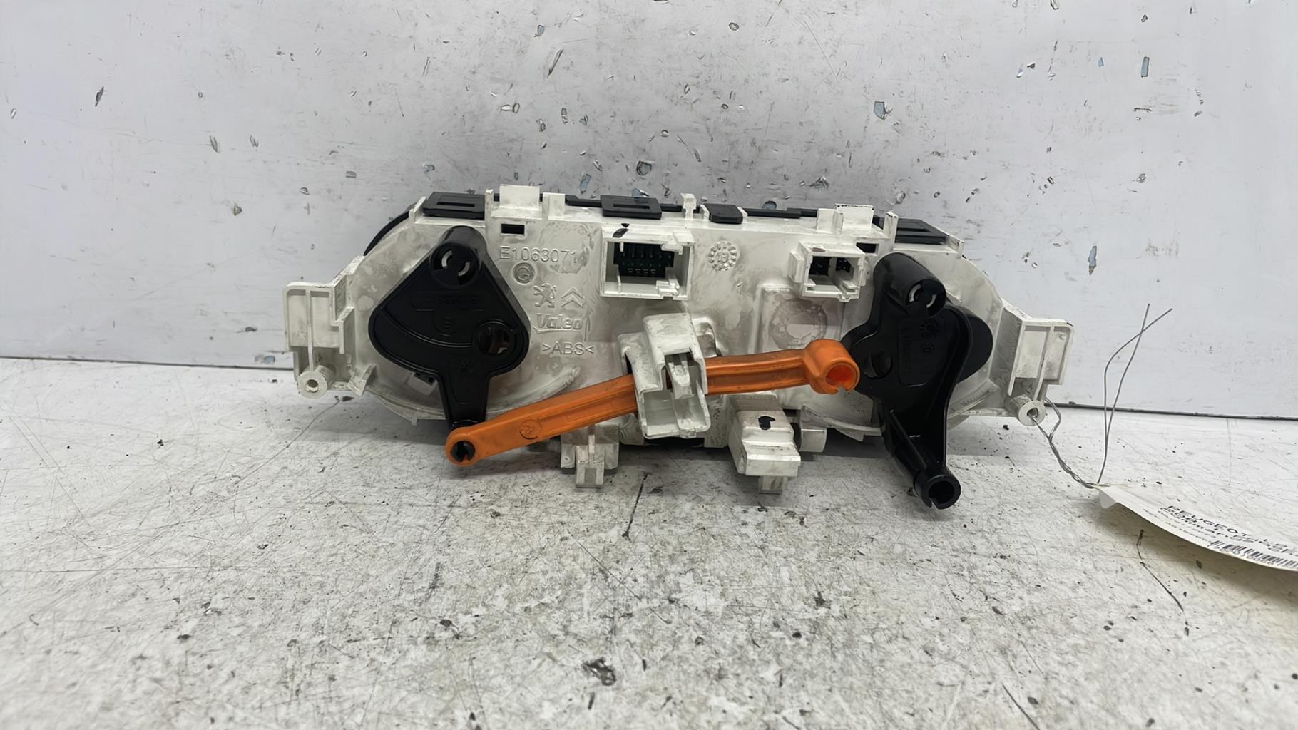 Commande chauffage peugeot 208 1 phase 1