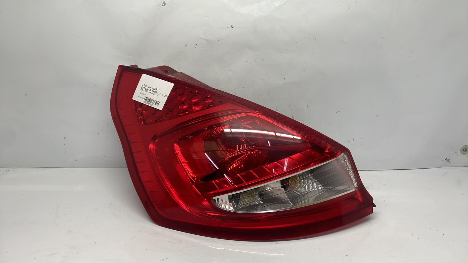 Feu arriere principal gauche (feux) ford fiesta 6 phase 1