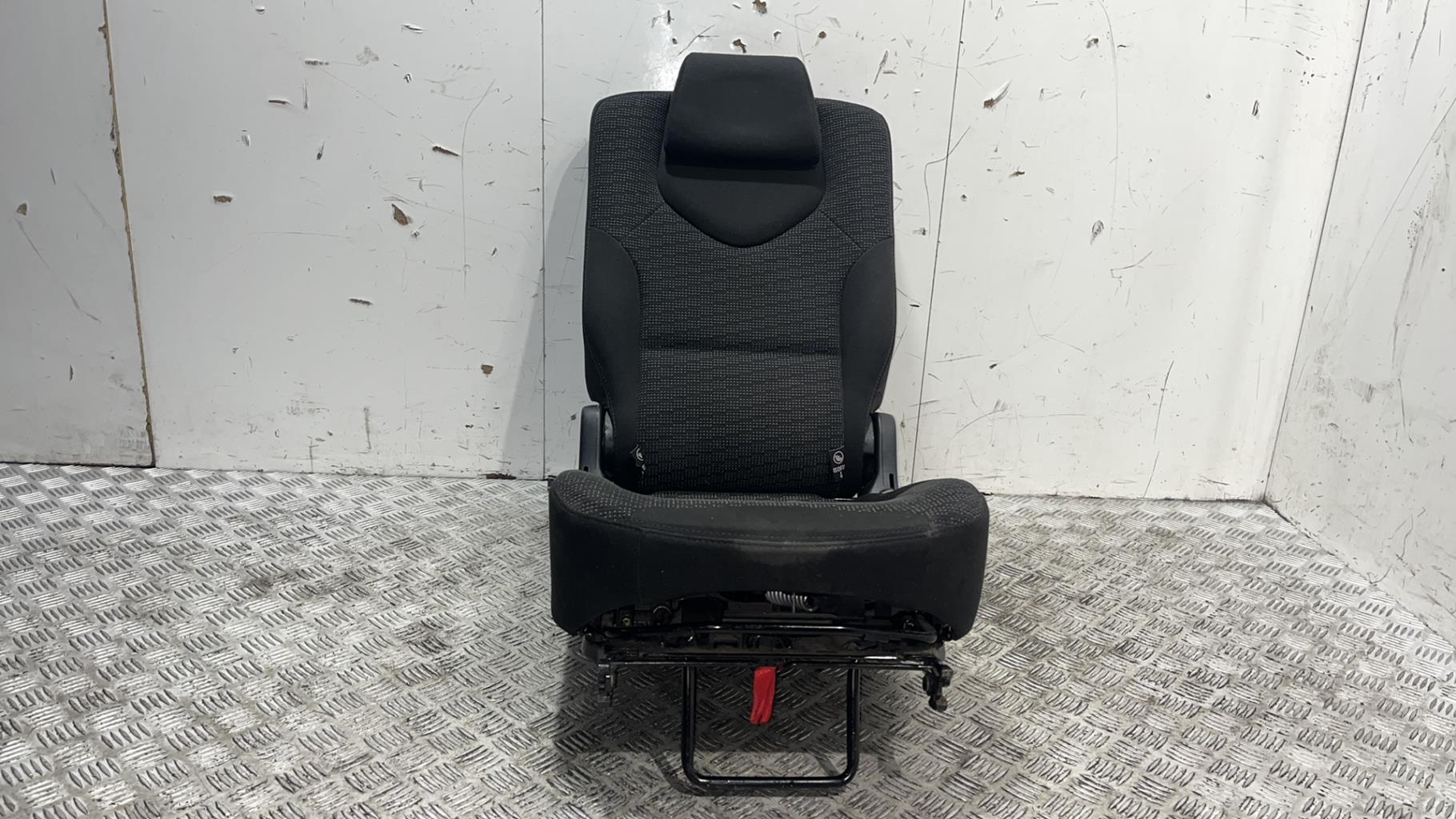Siege arriere gauche peugeot 308 1 sw phase 1 break