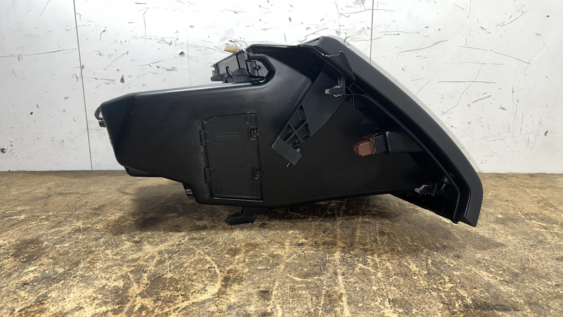 Boite a gants peugeot 208 1 phase 1