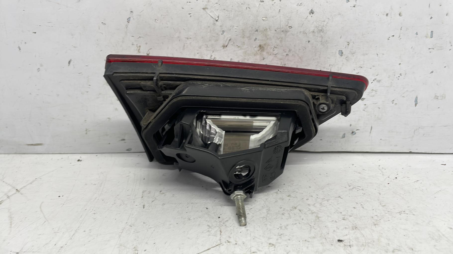 Feu arriere secondaire gauche (feux) renault clio 4 phase 1