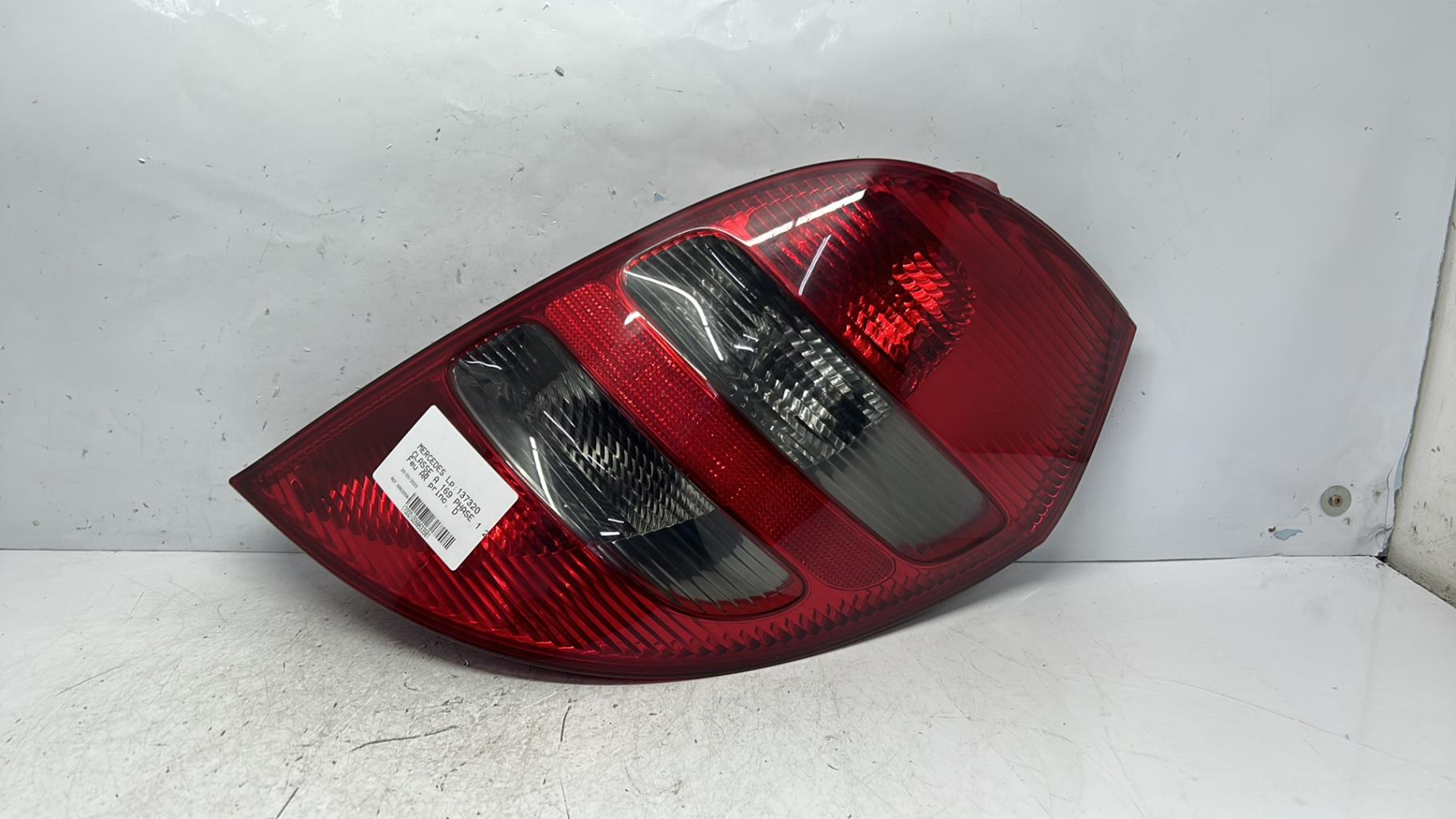 Feu arriere principal droit (feux) mercedes classe a 169 phase 1