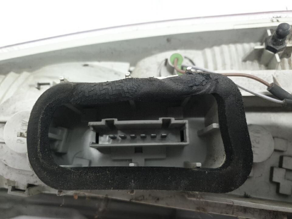 Feu arriere principal gauche (feux) skoda roomster phase 1