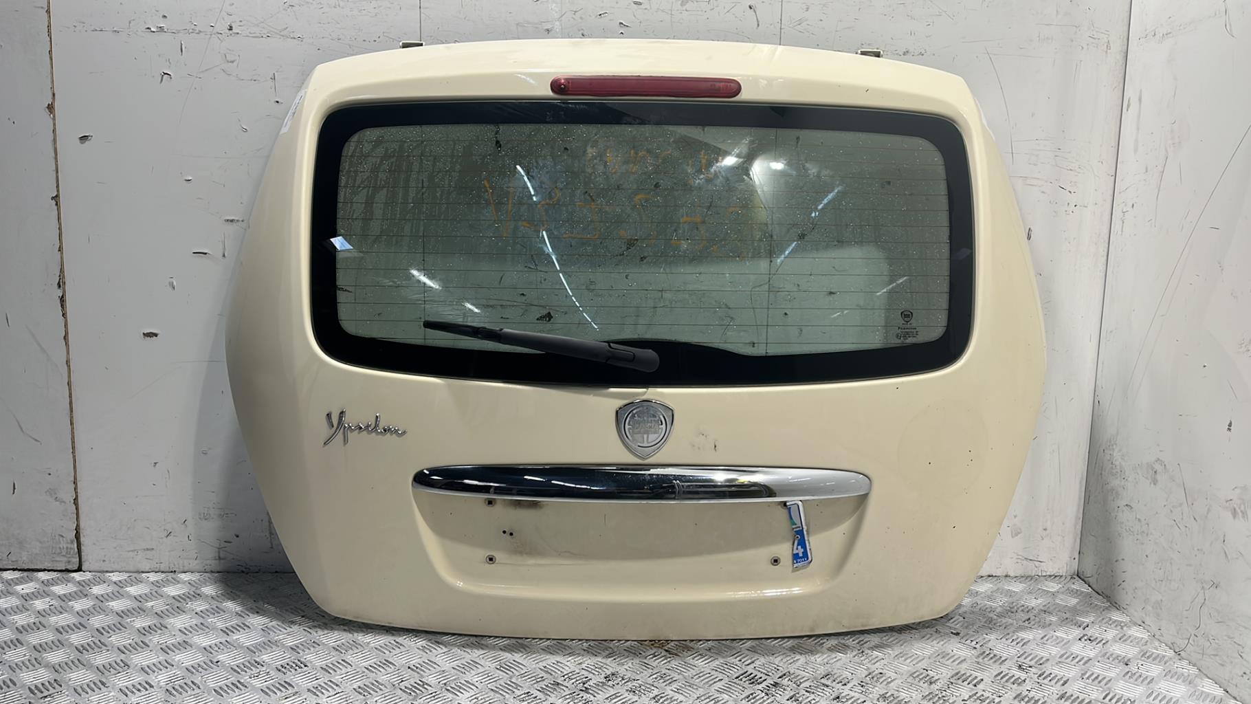 Malle/Hayon arriere lancia ypsilon 4 phase 1