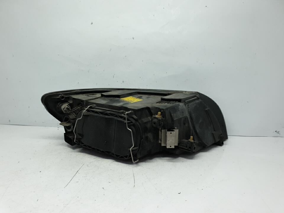 Optique avant principal gauche (feux)(phare) volvo v 50 phase 1 break