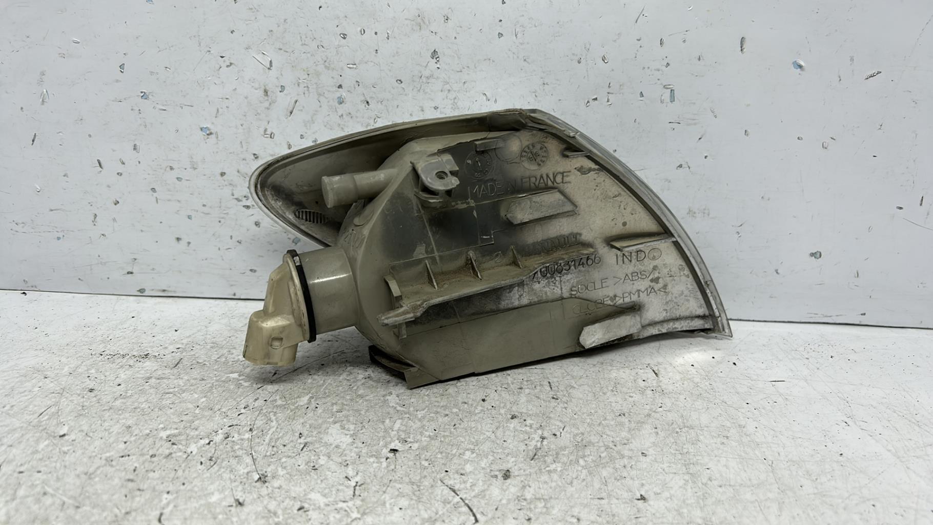 Optique avant secondaire gauche (feux)(clignotant) renault megane 1 phase 1