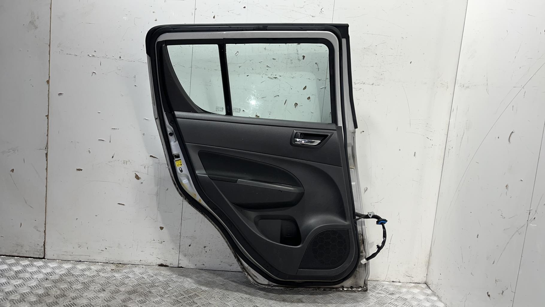 Porte arriere gauche suzuki swift 4