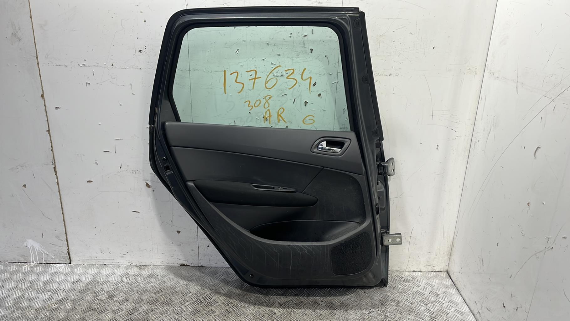 Porte arriere gauche peugeot 308 1 sw phase 1 break