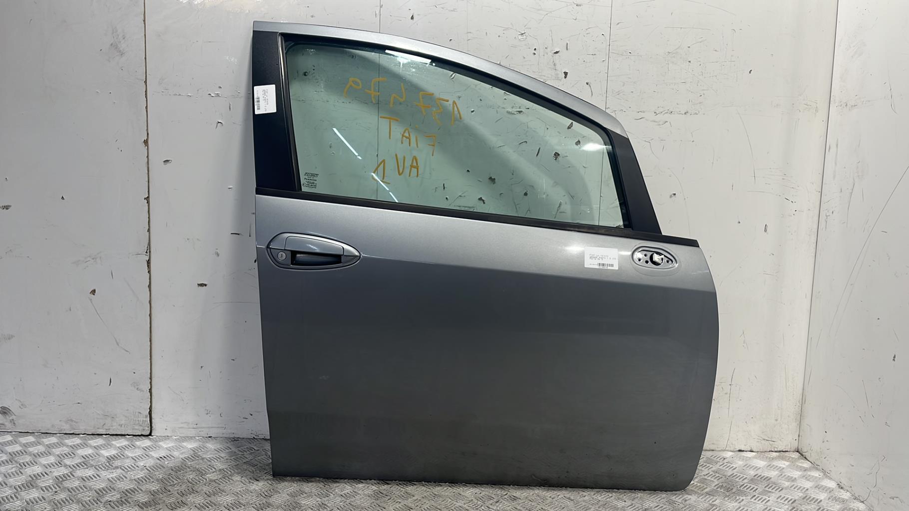Porte avant droit fiat grande punto