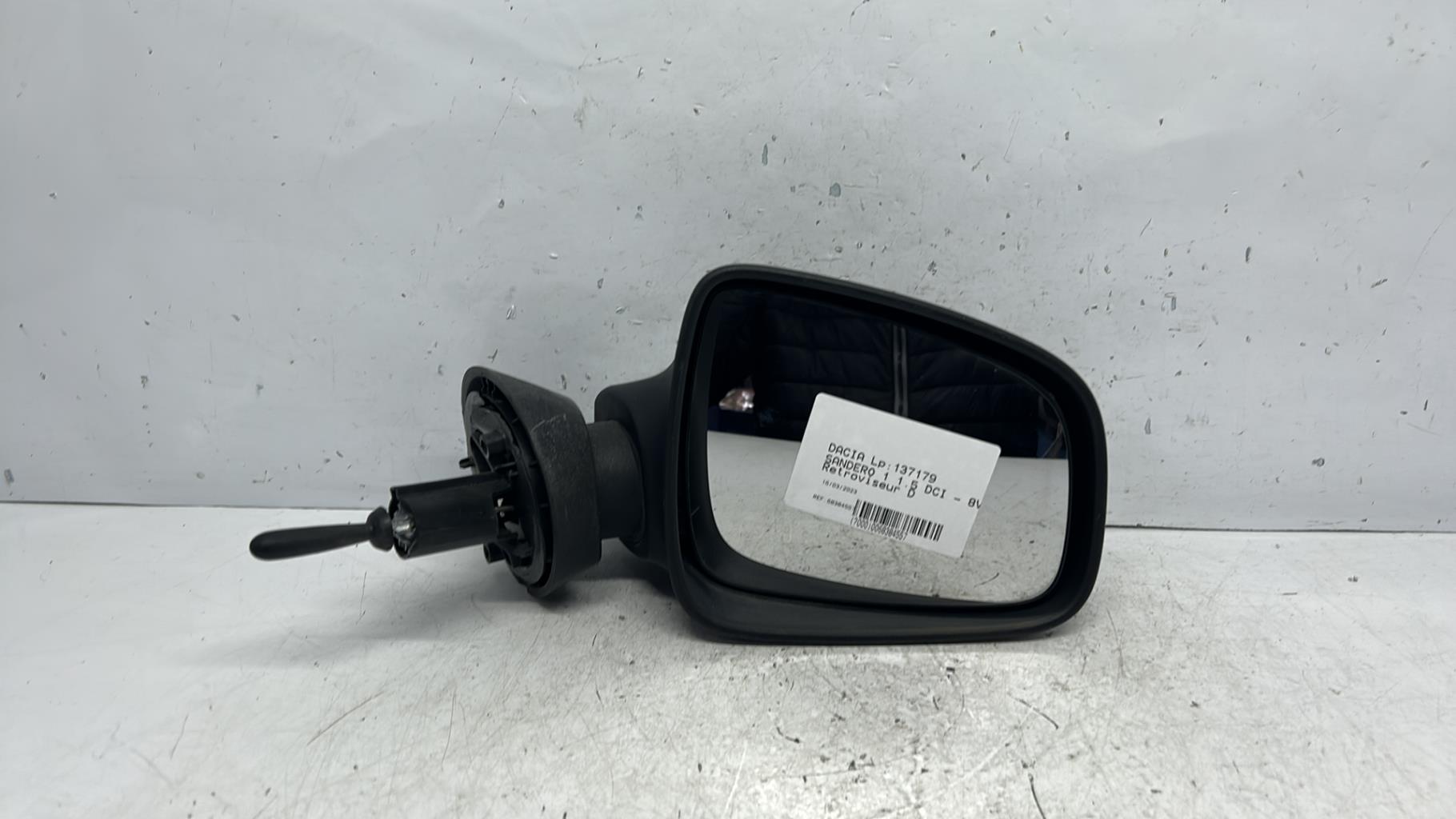 Retroviseur droit dacia sandero 1