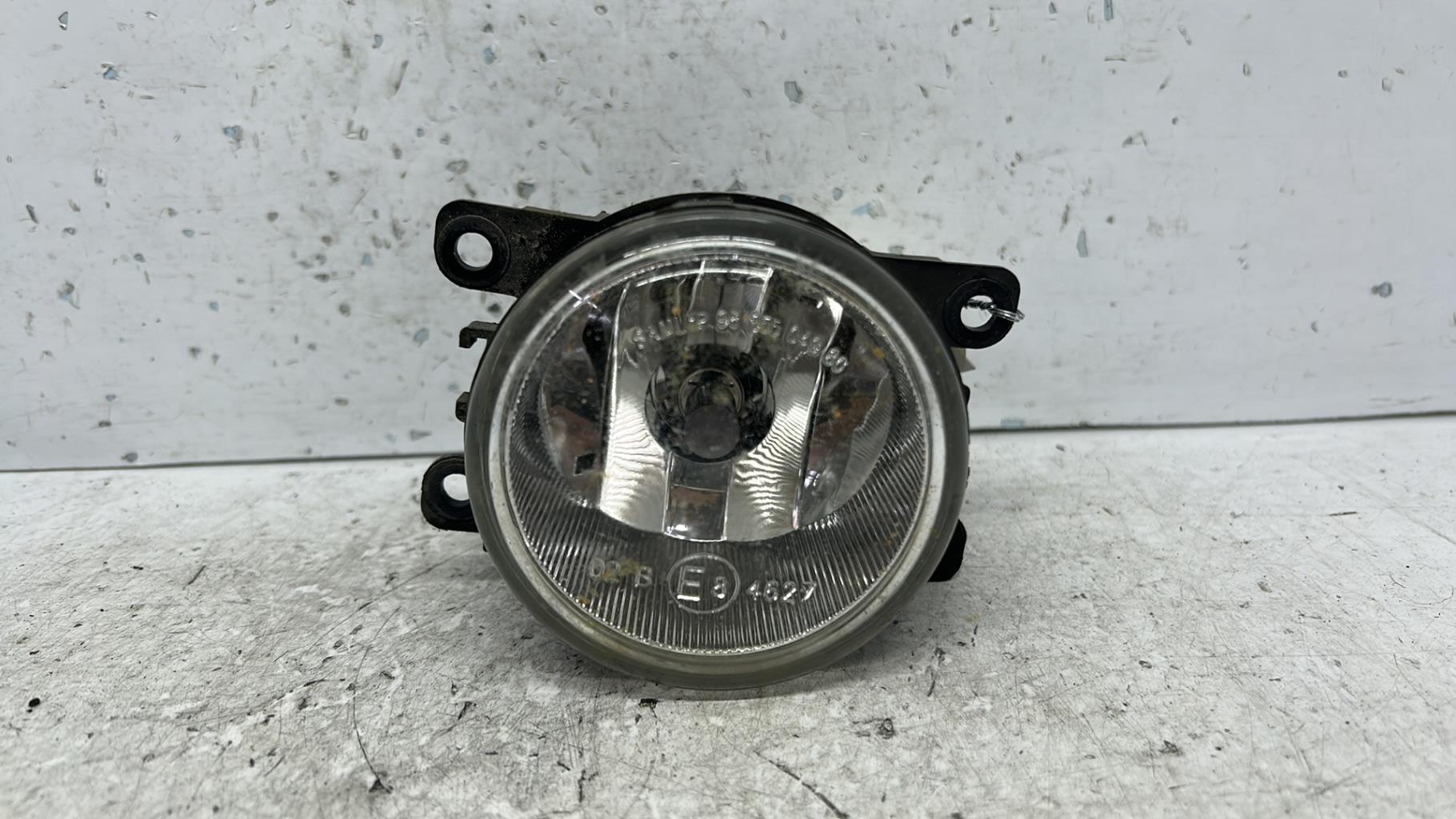 Anti brouillard droit (feux) citroen c4 picasso 1