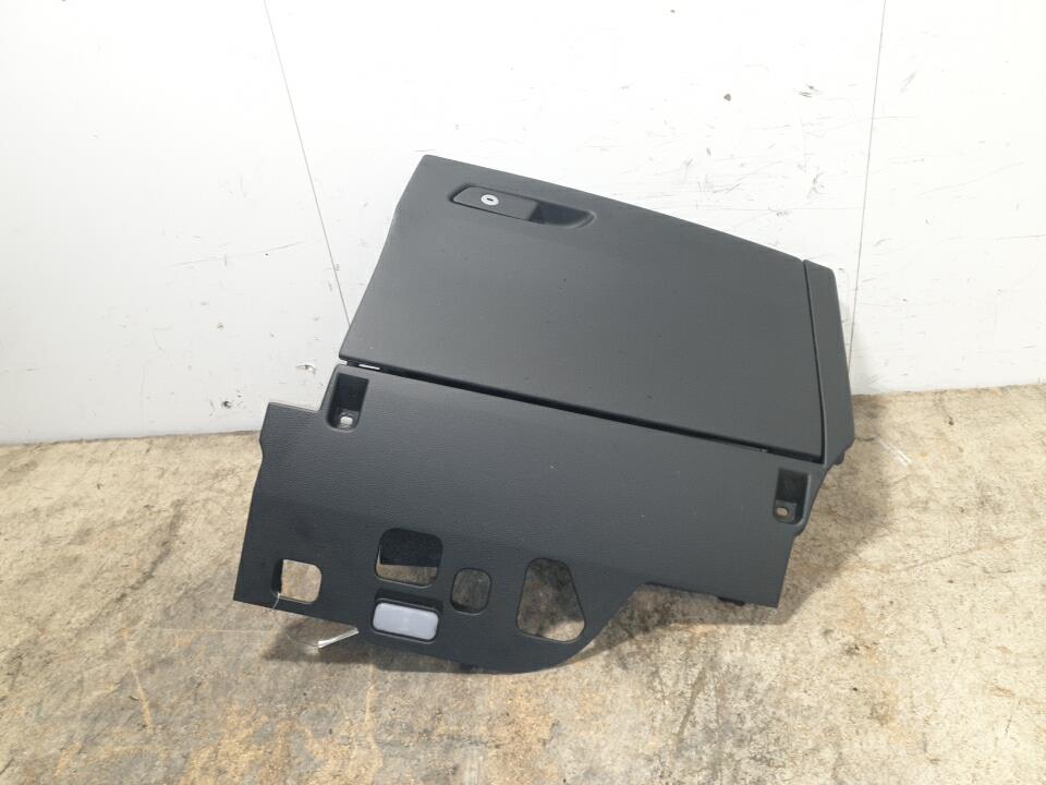 Boite a gants audi a4 4 avant phase 1 break