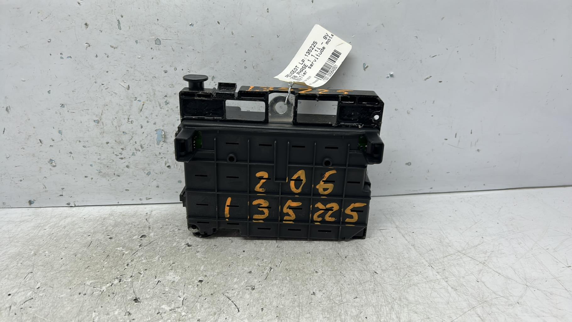 Boitier servitude moteur (BSM) peugeot 206 phase 1