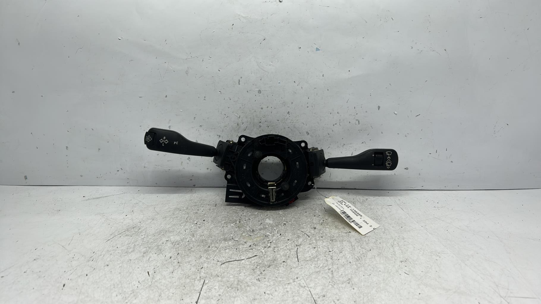Com (Bloc Contacteur Tournant+Commodo Essuie Glace+Commodo Phare) bmw x3 e83 phase 1