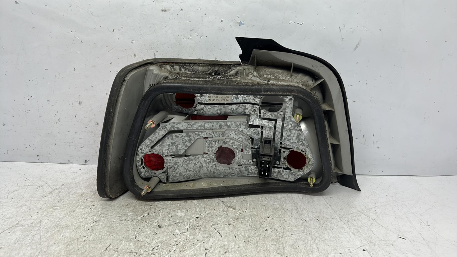 Feu arriere principal droit (feux) bmw serie 3 e36