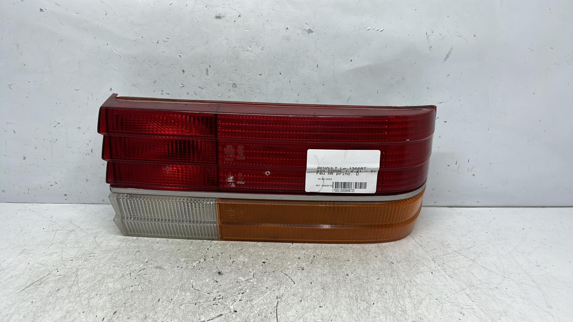 Feu arriere principal droit (feux) renault r25 phase 1