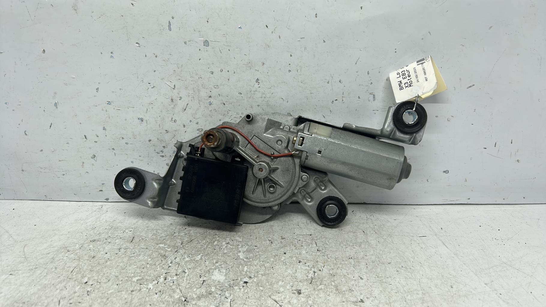 Moteur essuie glace arriere bmw x3 e83 phase 1